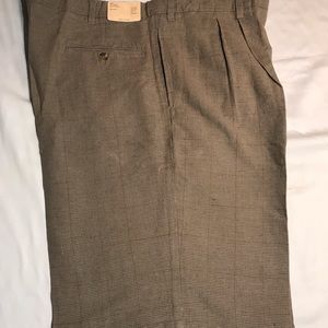 EDDIE BAUER SHORTS KHAKI HOUNDSTOOTH W44 T NWT